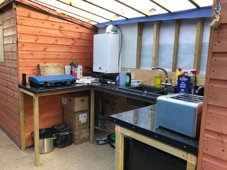 特鲁罗 Cox Hill Glamping Badger酒店 外观 照片