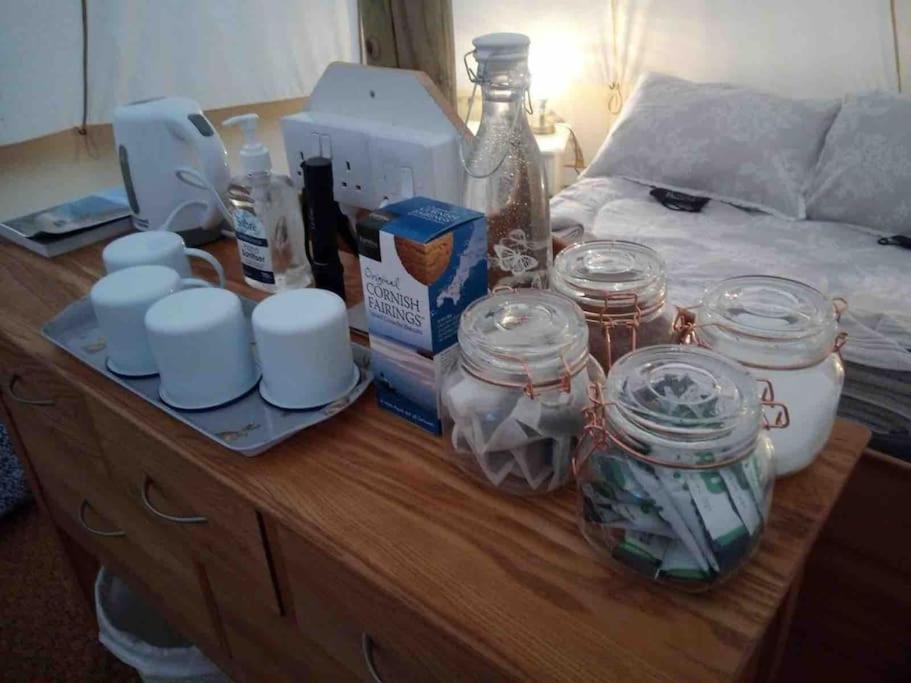 特鲁罗 Cox Hill Glamping Badger酒店 外观 照片